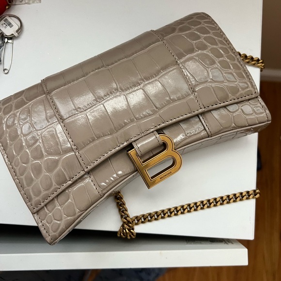 Croc Bag- in Hourglass Shape! By Balenciaga - Picture 1 of 4